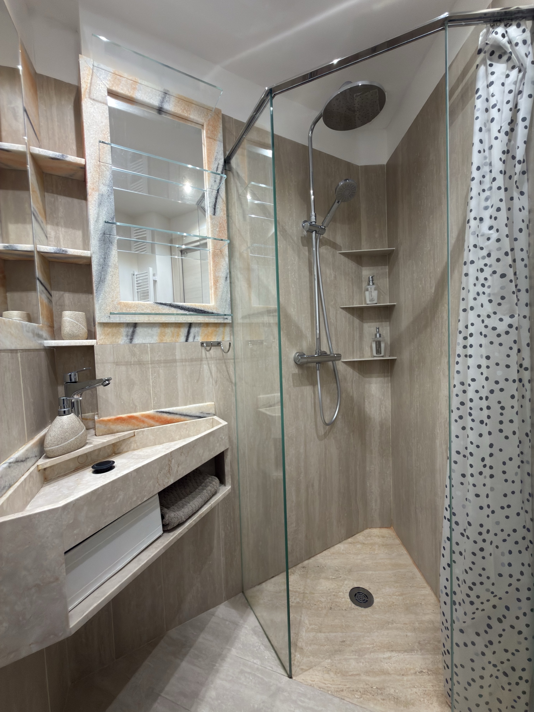 Apartment Bassini, Bad 2 1