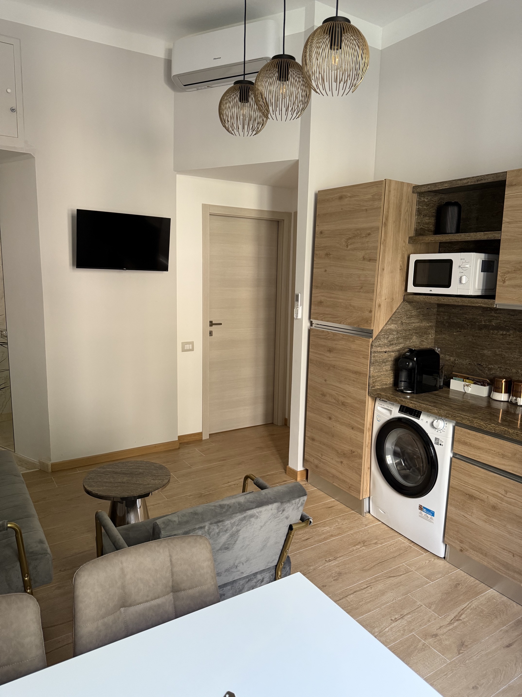 Apartment Bassini, Wohnzimmer & Küche 3